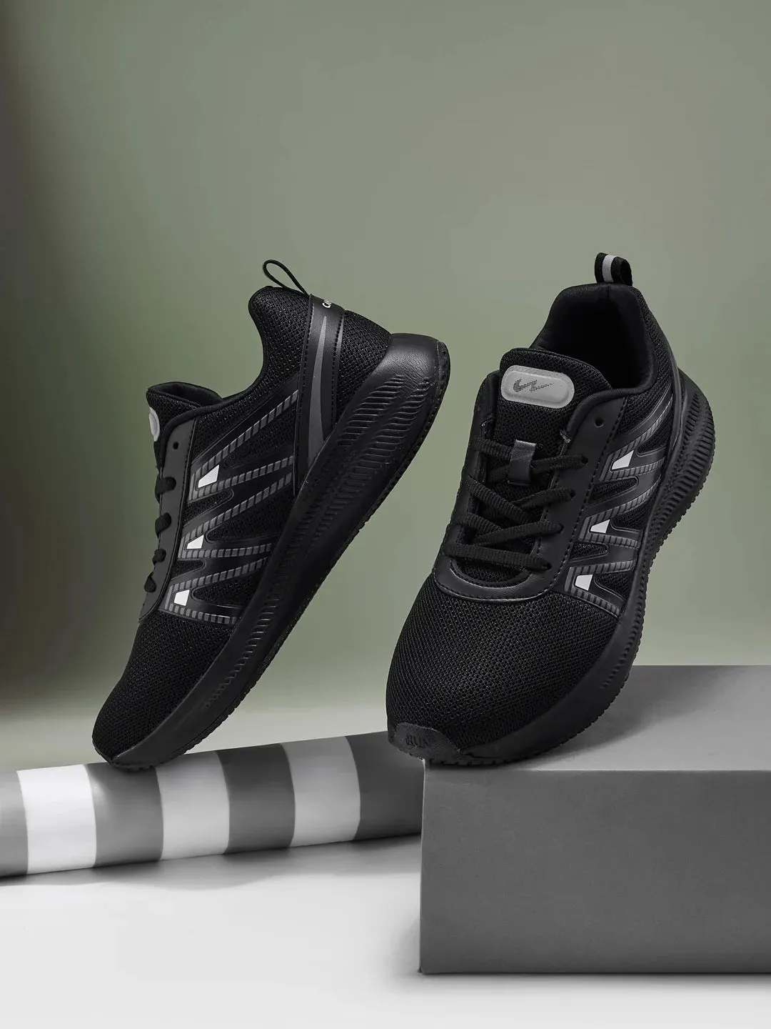 WENDIGO Black Men's Running Shoes